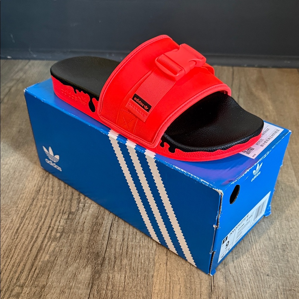 BRAND NWT Adidas Pouchylette Slides